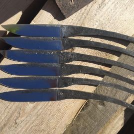 Set de 6 couteaux de table en brut de forge