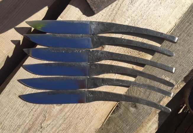 Set de 6 couteaux de table en brut de forge